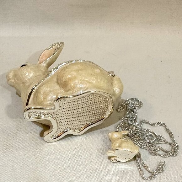 Kingspoint Designs Snowy White Bunny Rabbit Trinket Box Matching Necklace - Picture 3 of 10